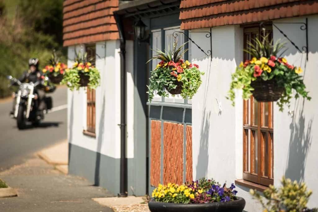 The Chequers Inn Rookley Екстериор снимка