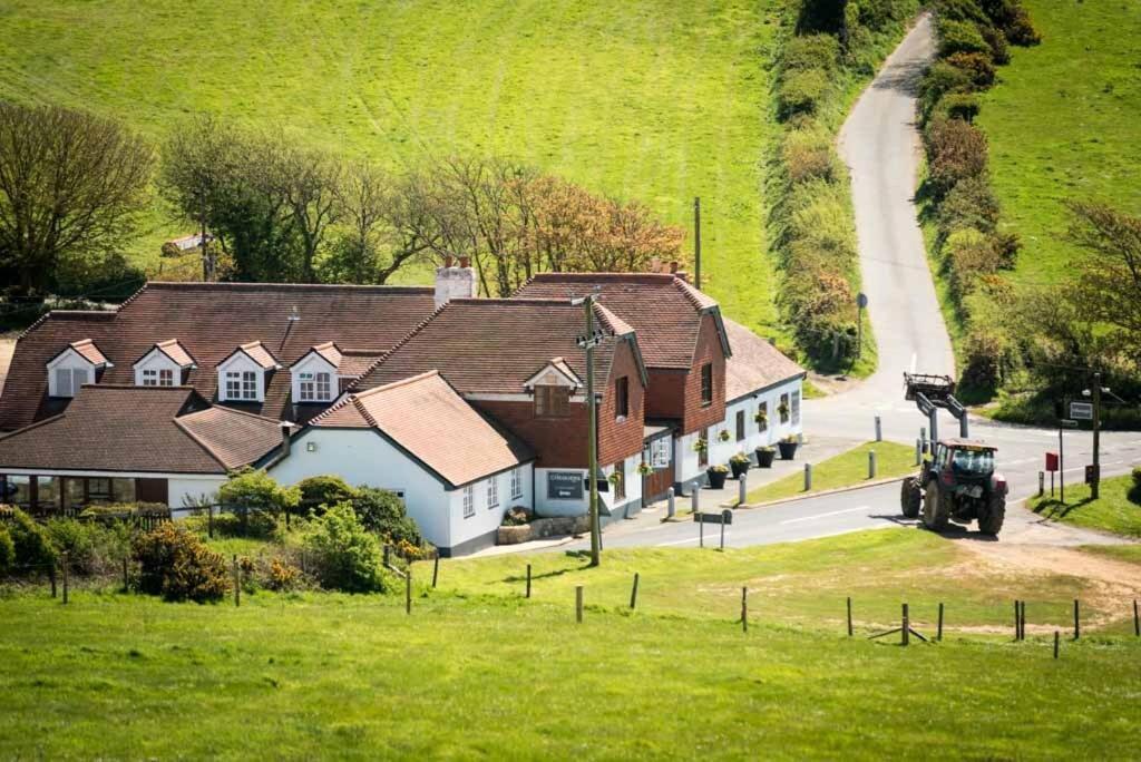 The Chequers Inn Rookley Екстериор снимка